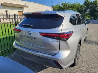 Toyota Highlander Hybrid 2021 XLE 4dr SUV