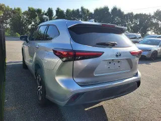 Toyota Highlander Hybrid 2021 XLE 4dr SUV