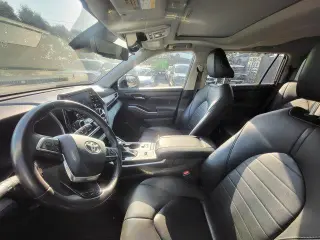 Toyota Highlander Hybrid 2021 XLE 4dr SUV