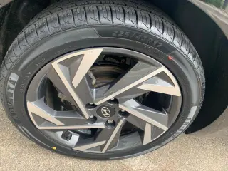 Hyundai ELANTRA 2024 Limited 4dr Sedan