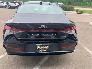Hyundai ELANTRA 2024 Limited 4dr Sedan