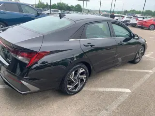 Hyundai ELANTRA 2024 Limited 4dr Sedan