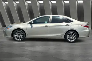 Toyota Camry 2015 SE 4dr Sedan