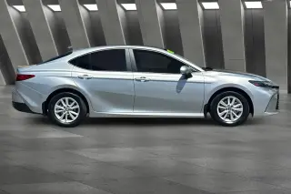 Toyota Camry 2025 LE 4dr Sedan
