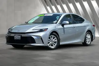 Toyota Camry 2025 LE 4dr Sedan