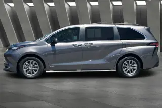 Toyota Sienna 2021 AWD XLE 7-Passenger 4dr Mini-Van