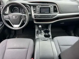 Toyota Highlander 2018 AWD LE 4dr SUV