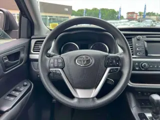Toyota Highlander 2018 AWD LE 4dr SUV