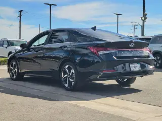 Hyundai ELANTRA Hybrid 2023 Limited 4dr Sedan