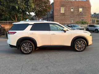 Nissan Pathfinder 2022 AWD SL 4dr SUV