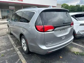 Chrysler Pacifica 2017 Touring 4dr Mini-Van