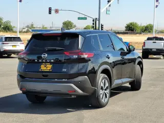Nissan Rogue 2022 SV 4dr Crossover