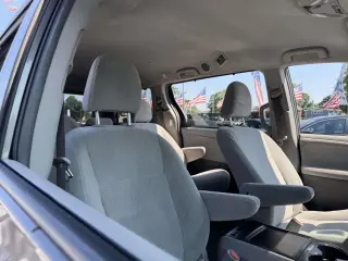 Toyota Sienna 2018 LE 7-Passenger Auto Access Seat 4dr Mini-Van