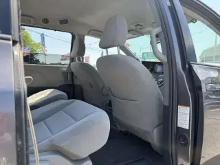 Toyota Sienna 2018 LE 7-Passenger Auto Access Seat 4dr Mini-Van