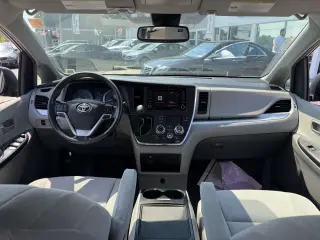 Toyota Sienna 2018 LE 7-Passenger Auto Access Seat 4dr Mini-Van