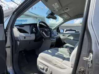Toyota Sienna 2018 LE 7-Passenger Auto Access Seat 4dr Mini-Van
