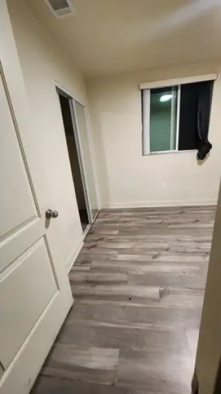 SE RENTA CUARTO