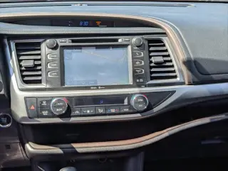 Toyota Highlander 2015 AWD XLE 4dr SUV