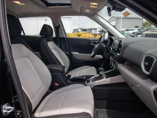Hyundai VENUE 2026 SEL 4dr Crossover w/Two-Tone Roof