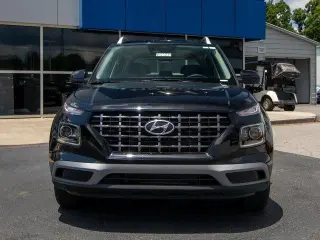 Hyundai VENUE 2026 SEL 4dr Crossover w/Two-Tone Roof