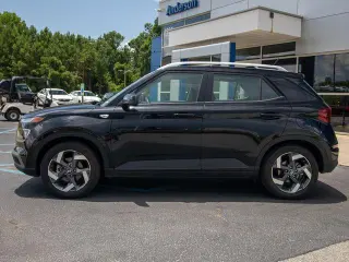 Hyundai VENUE 2026 SEL 4dr Crossover w/Two-Tone Roof