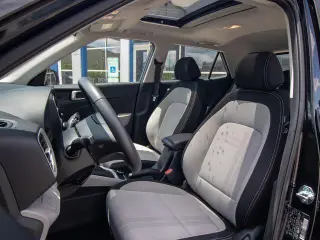 Hyundai VENUE 2026 SEL 4dr Crossover w/Two-Tone Roof