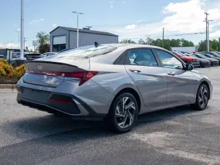 Hyundai ELANTRA 2025 SEL Sport 4dr Sedan