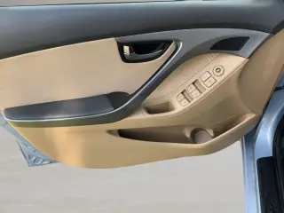Hyundai ELANTRA 2012 GLS 4dr Sedan 6M