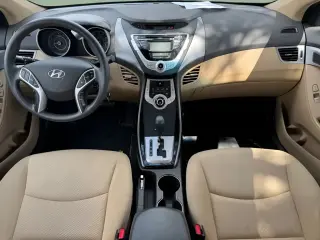 Hyundai ELANTRA 2012 GLS 4dr Sedan 6M
