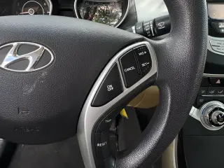 Hyundai ELANTRA 2012 GLS 4dr Sedan 6M