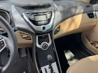 Hyundai ELANTRA 2012 GLS 4dr Sedan 6M