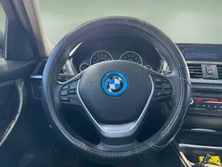BMW 3 Series 2013 AWD 328i xDrive 4dr Sedan