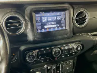 Jeep Wrangler Unlimited 2019 4x4 Sahara 4dr SUV
