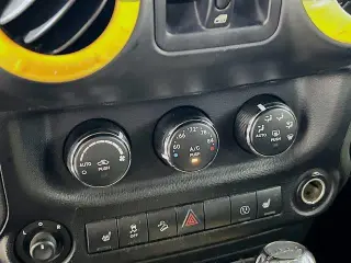 Jeep Wrangler Unlimited 2015 4x4 Sahara 4dr SUV