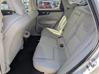 Volvo XC60 2021 AWD T5 Momentum 4dr SUV