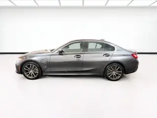 BMW 3 Series 2022 330e 4dr Sedan