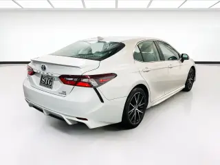 Toyota Camry Hybrid 2024 SE 4dr Sedan
