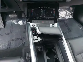 Audi Q8 e-tron 2024 AWD quattro Premium 4dr SUV