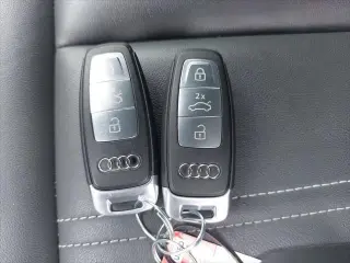 Audi Q4 e-tron 2023 Premium Plus 40 4dr SUV