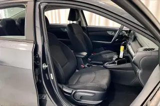 Kia Forte 2021 FE 4dr Sedan CVT