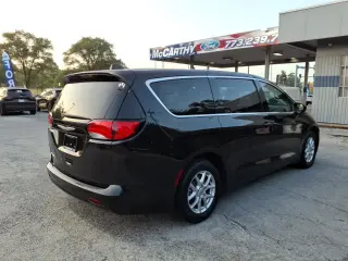 Chrysler Voyager 2023 LX 4dr Mini-Van