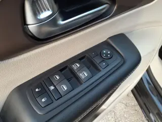 Chrysler Voyager 2023 LX 4dr Mini-Van