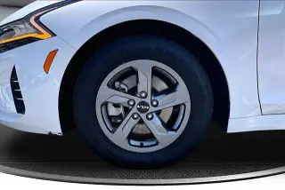 Kia K5 2023 LXS 4dr Sedan