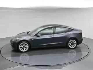 Tesla Model 3 2023 4dr Sedan