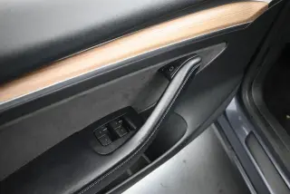 Tesla Model 3 2023 4dr Sedan