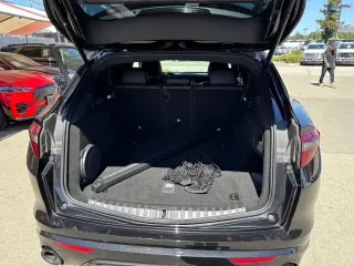 Alfa Romeo Stelvio 2023 AWD Ti Lusso 4dr Crossover