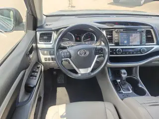Toyota Highlander 2018 AWD SE 4dr SUV
