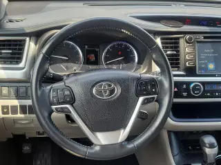 Toyota Highlander 2018 AWD SE 4dr SUV