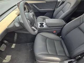Tesla Model Y 2025 AWD Long Range 4dr Crossover