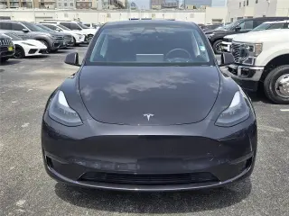 Tesla Model Y 2025 AWD Long Range 4dr Crossover